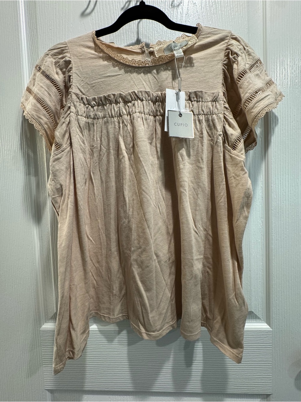 Cupio Beige Lace Trim Smocked Blouse | Women’s Large | NWT |